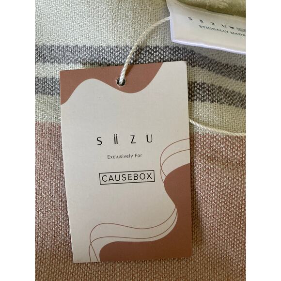 NWT Siizu Causebox blush pink/grey/cream stripe poncho scarf shawl, one size - Picture 8 of 12